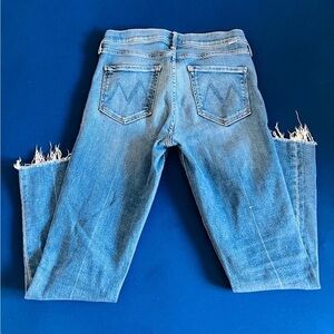 MOTHER THE RASCAL ANKLE Frayed Hem Blue Cropped Jeans